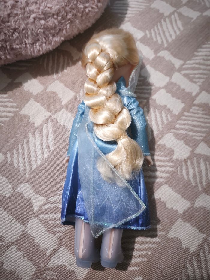 Poupée qui chante - photo numéro 3