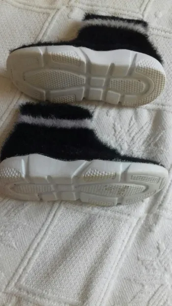 Bottines noire et blanche pointure 27