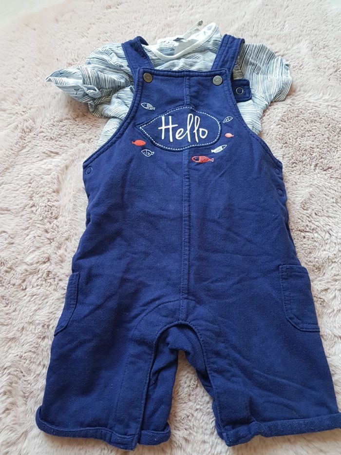 Salopette et tee shirt garçon 12 mois - photo numéro 2