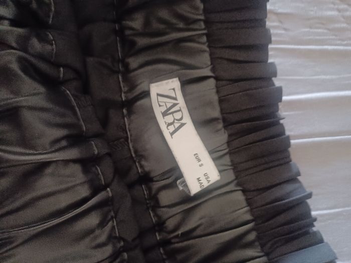 Jupe zara courte élastique faut cuir fluide S doublure short - photo numéro 2