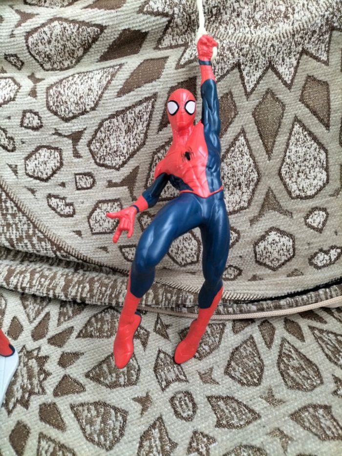 Lot de 2 figurines spiderman - photo numéro 6