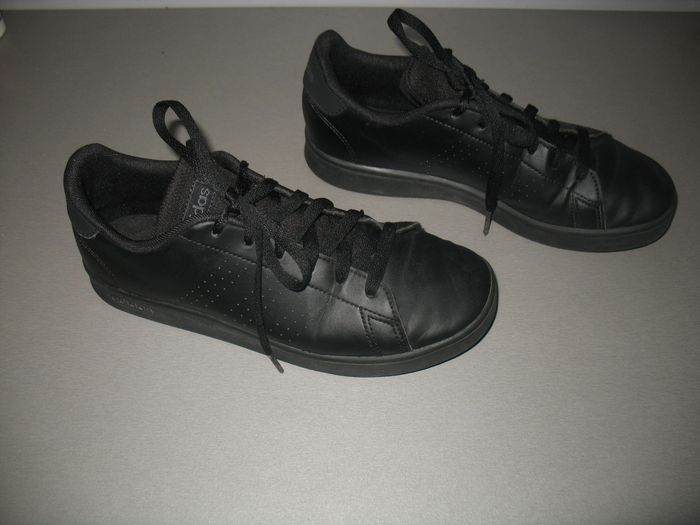 BASKETS BASSES A LACETS NOIRE "ADIDAS" - P38 - n°10