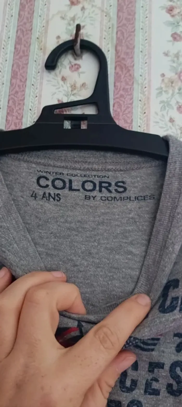 enfant 34- T shirt,4 ans, colors - photo numéro 2