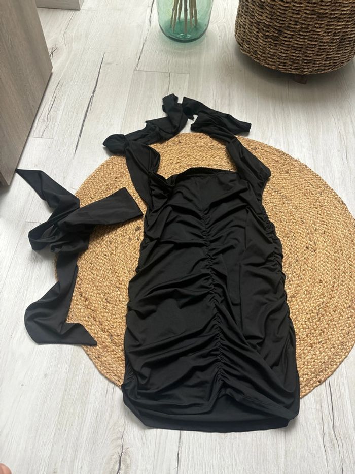Robe noir - photo numéro 6