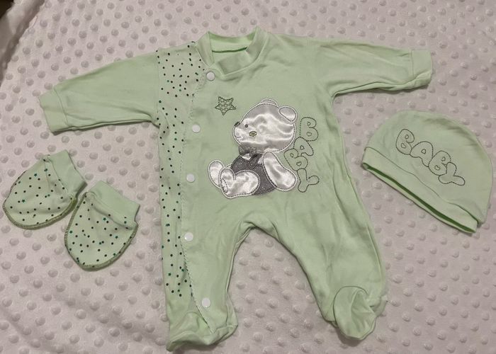 Grenouillere nouveau né