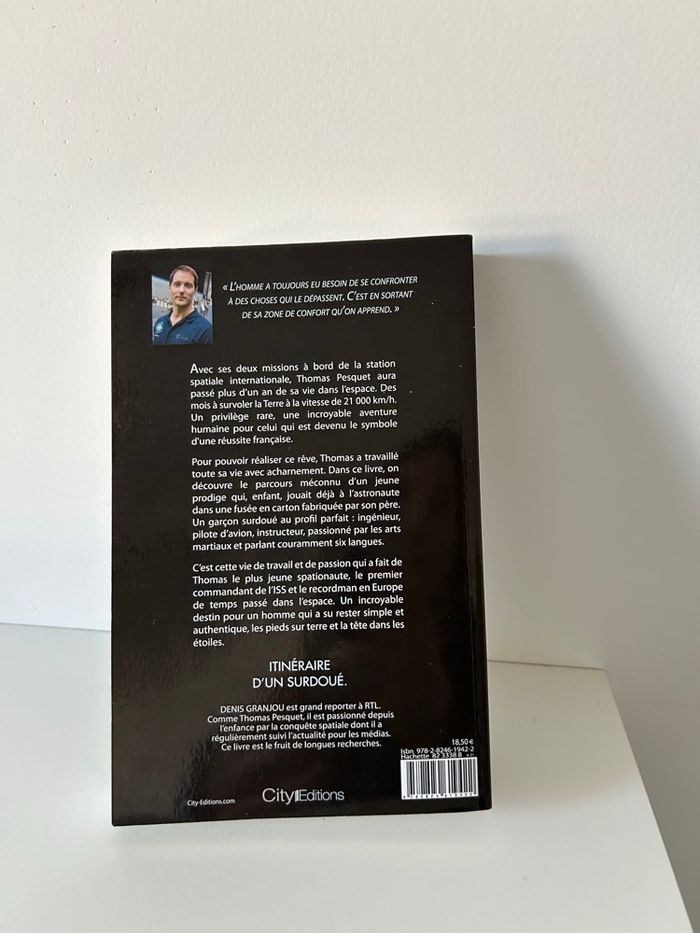 Livre Biographie Thomas Pesquet Une odyssée française - photo numéro 2