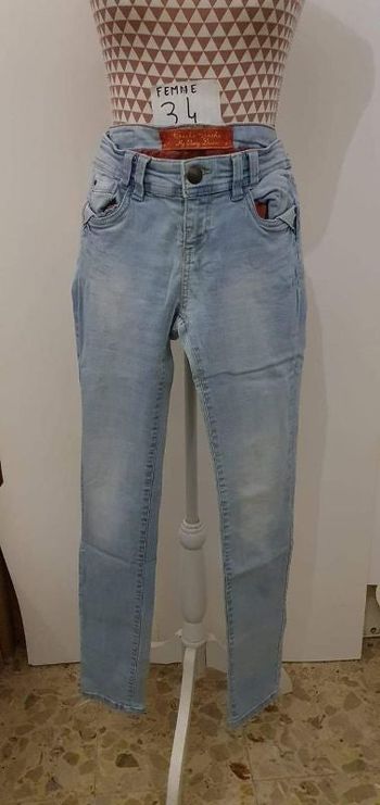 Jeans, coton,bleu clair, taille standard slim fit,longueur 103cm,marque Cache Cache =6€