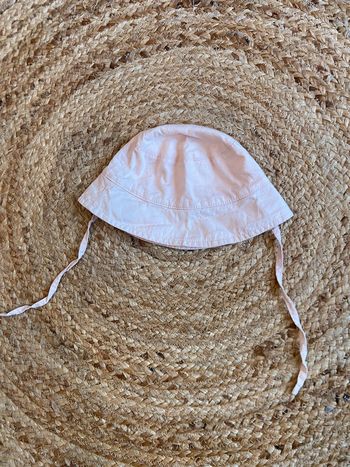 Bon chapeau fille 9 mois H&M