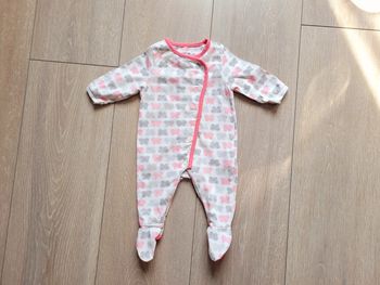Pyjama été blanc, gris et rose. Fille 1 mois. Marque Obaibi