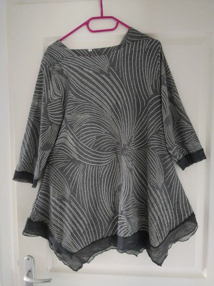 Tunique manches 3/4 neuve juste lavée taille 4
