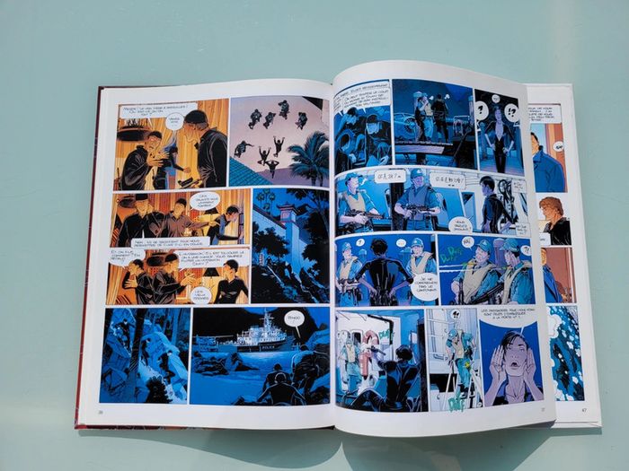 BD Largo Winch : La voie et la vertu, La Loi du Dollar, album double 20 ans tome 9 et 10 - photo numéro 6