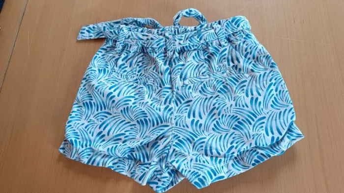Short cargo bleu et blanc - photo numéro 4