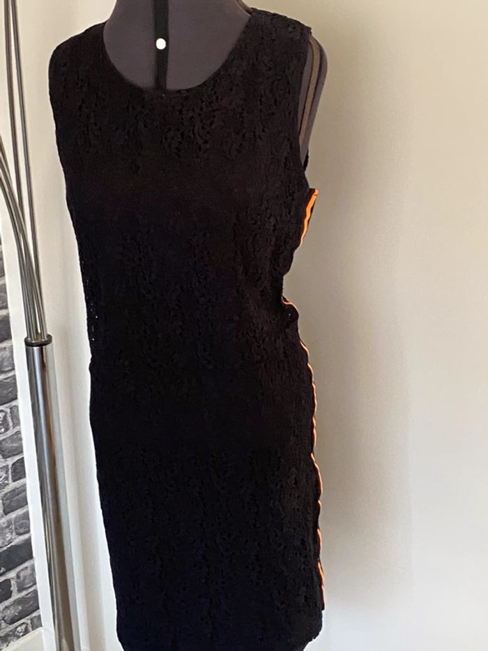Robe droite sans manches