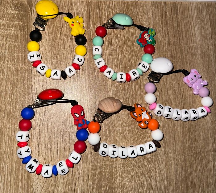 Attache tétines anneau de dentition etc plusieurs modèles de dispo rare vintage Disney