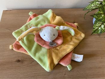 Doudou plat lapin carré superposé vert orange saumon baby nat