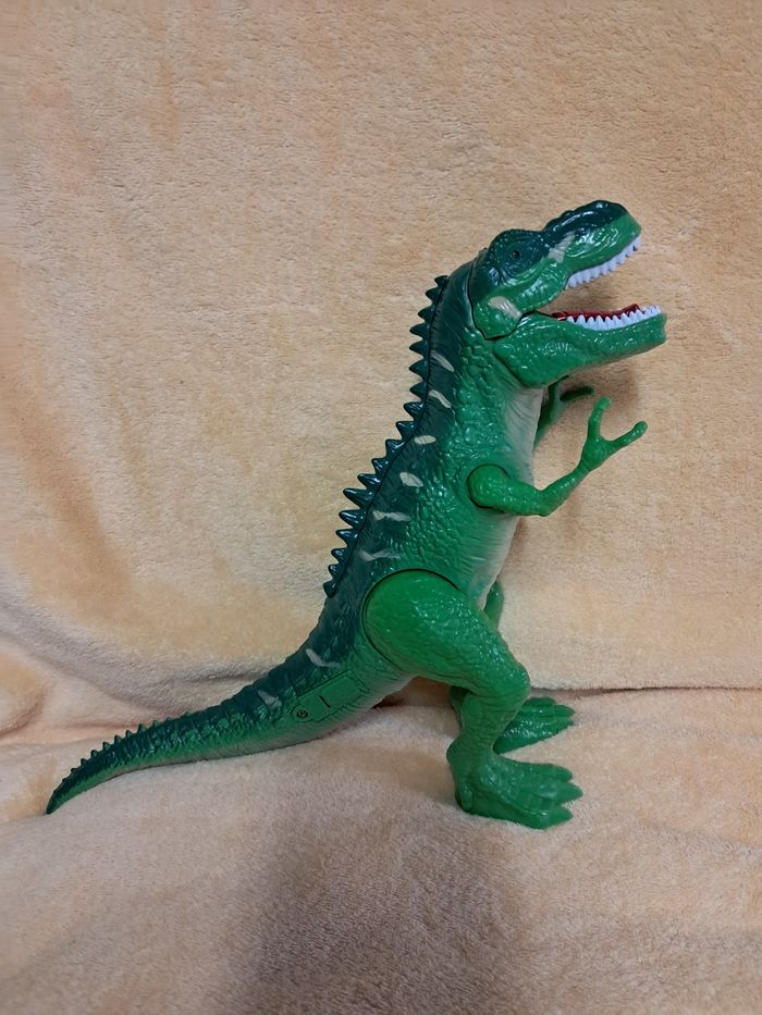 Lot dinosaure + décor - photo numéro 4