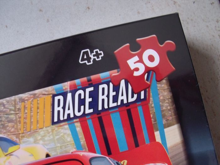 puzzle DISNEY  - CARS - NEUF 🎁pensez déjà aux cadeaux de NOEL 🎁 - photo numéro 2