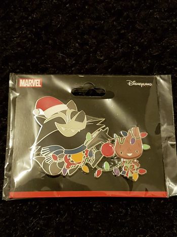 Pin's disneyland paris Noël Groot et Rocket