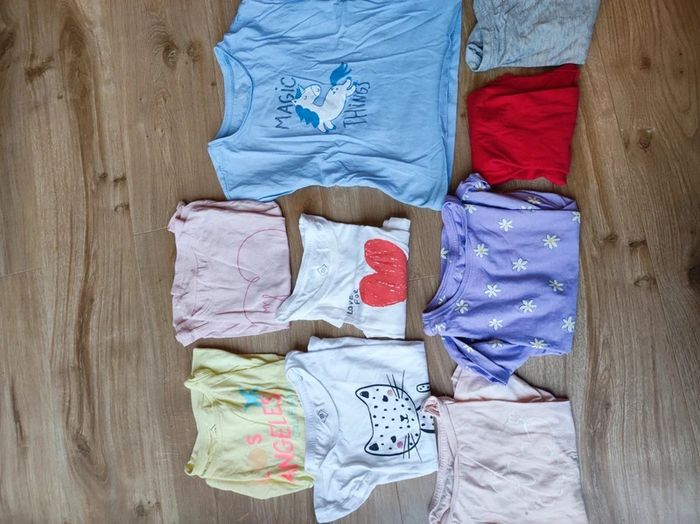 9 t shirts 4 5 ans manches courtes tex très bon état