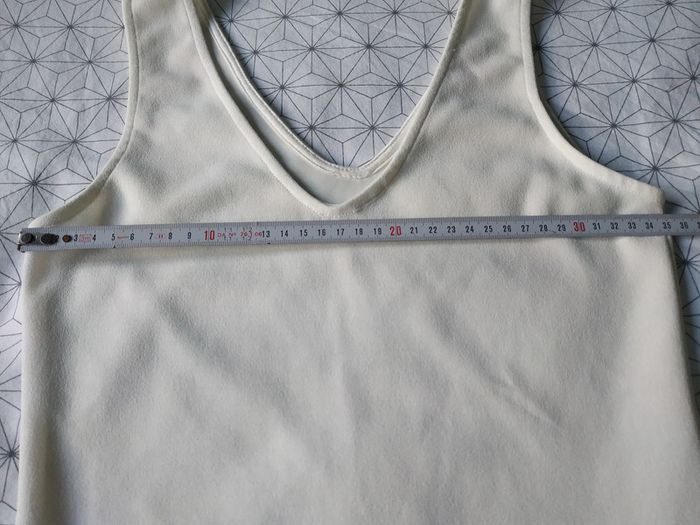 Robe courte sans manche décolleté en V - photo numéro 3