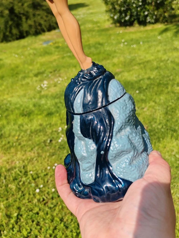 Grande figurine vintage Pocahontas sur son rocher - photo numéro 8