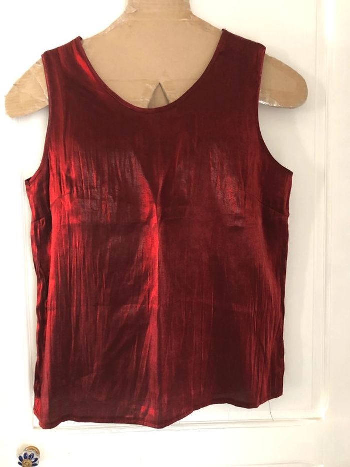 AN84- Débardeur « uban touch » bordeaux effet métallisé T 44-46 porté 1 fois