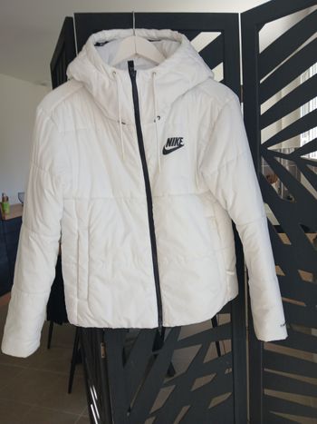 Doudoune Nike blanche