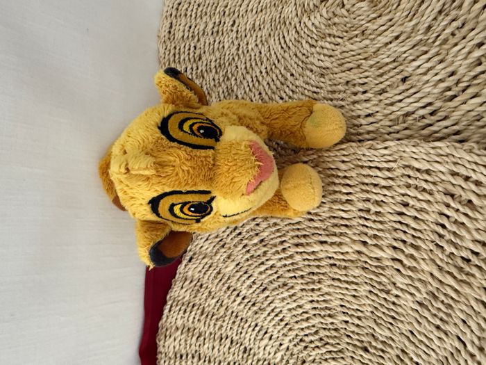 Peluche lion Simba DISNEY NICOTOY Le Roi lion yeux brodés