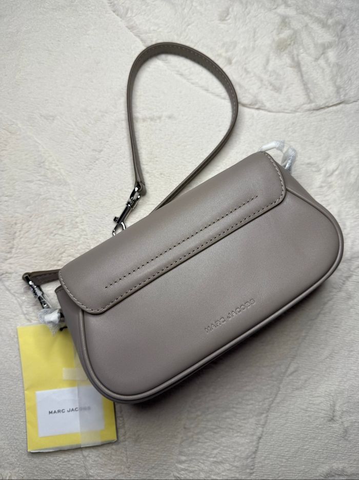 Marc Jacobs - Sac Clover avec logo en cuir - Cement - photo numéro 6