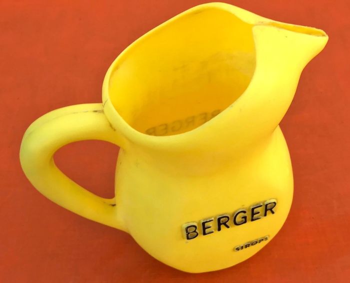 Pichet publicitaire Berger Sirops Plastique semi-rigide  Sirops de Luxe Made in France - photo numéro 3