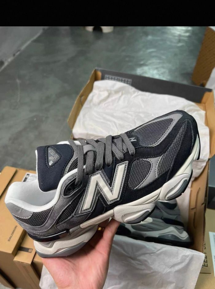 New Balance NB 9060 taille 43 - photo numéro 2