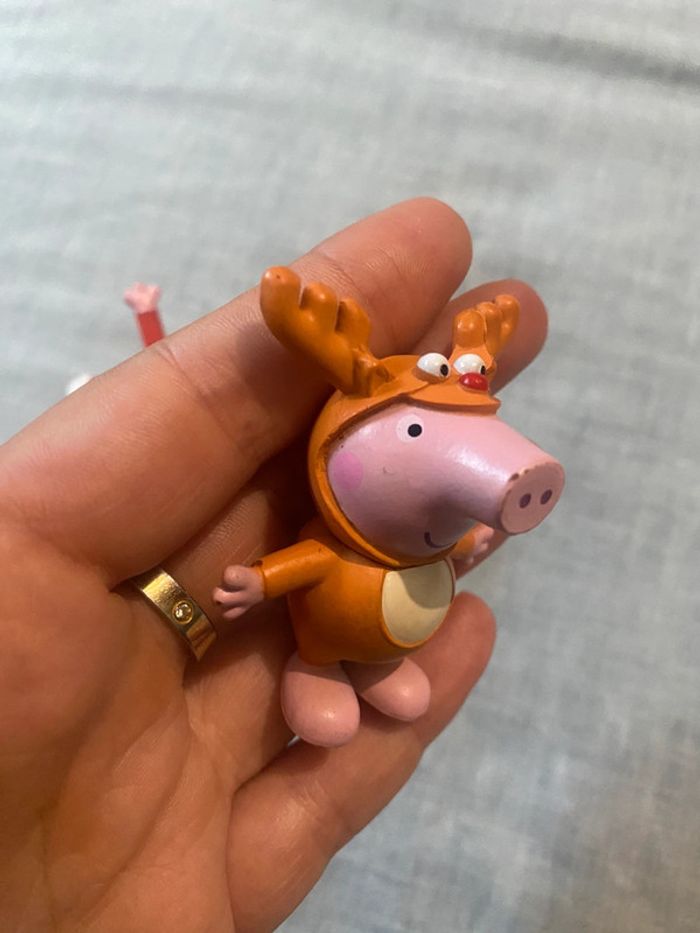 Lot de 2 figurines Peppa et George - photo numéro 4