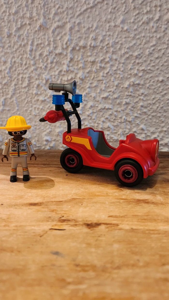 Voiture playmobil pompier avec son personnage - photo numéro 3