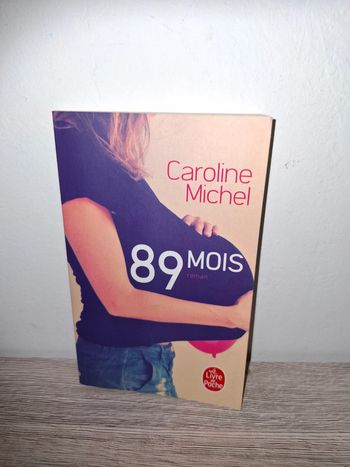 Livre de poche 89 mois