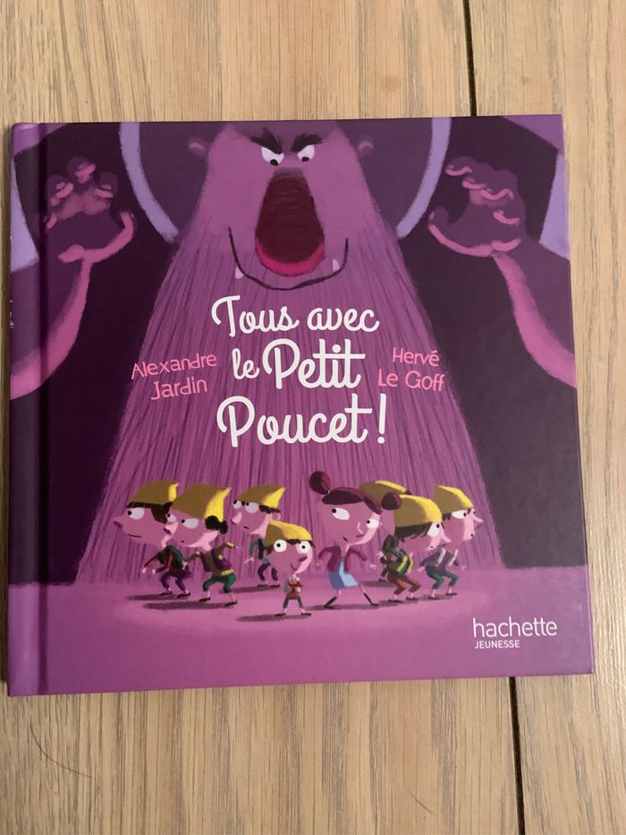 Livre tous avec le petit poucet