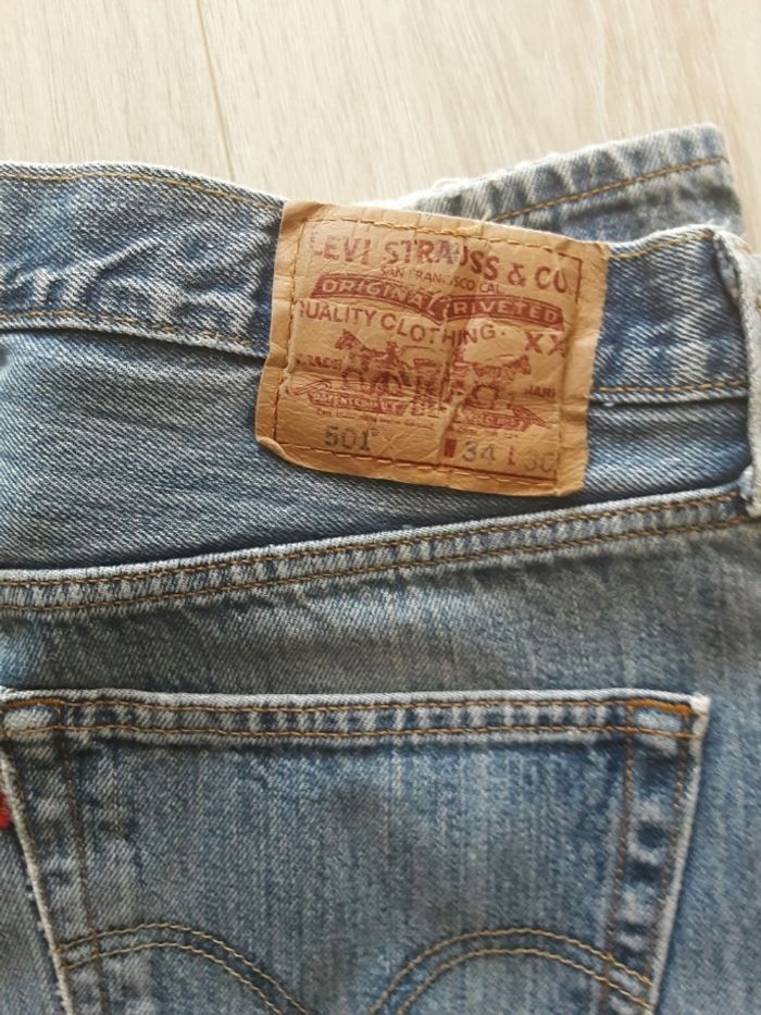 Pantalon jean vintage marque levis Strauss 501 taille w 34 l 30 fermeture bouton