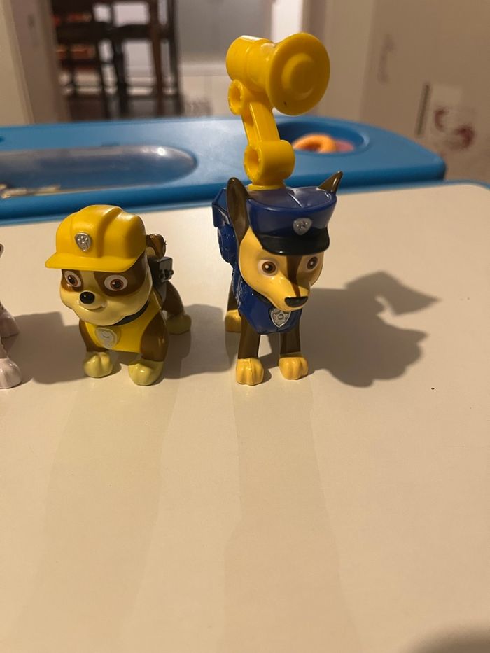 Lot de 4 figurines pat patrouille