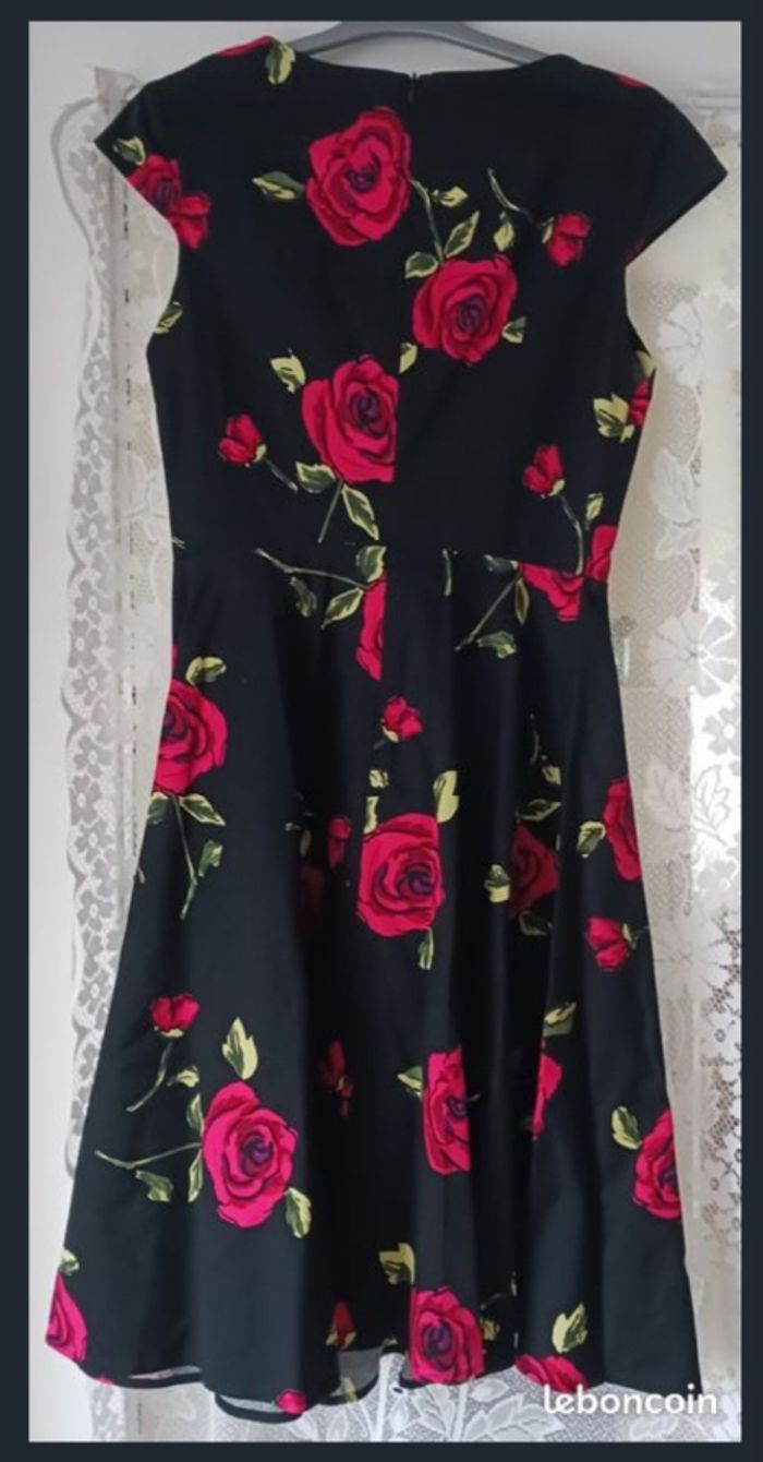 Robe à fleurs (à roses), évasée - photo numéro 2