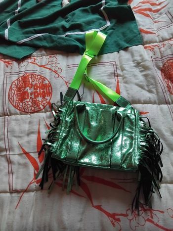 Sac à main couleur métallisé