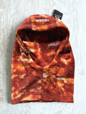Masque de ski Cagoule Oakley coloris orange foncé, modèle REACH / AFIRM compliant