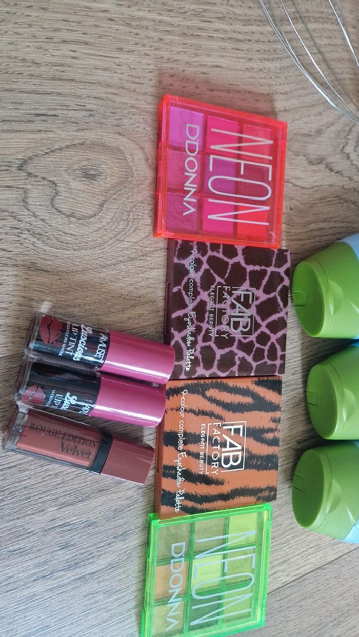 Lot cosmétiques neuf - photo numéro 2
