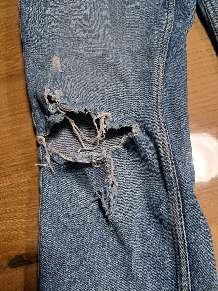 Jean troué skinny T.32 - photo numéro 4