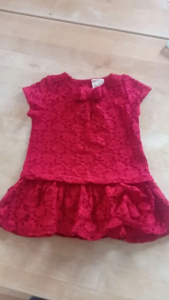 Robe rouge dentelle