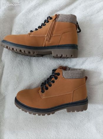 Chaussures garcon taille 31 - Neuves