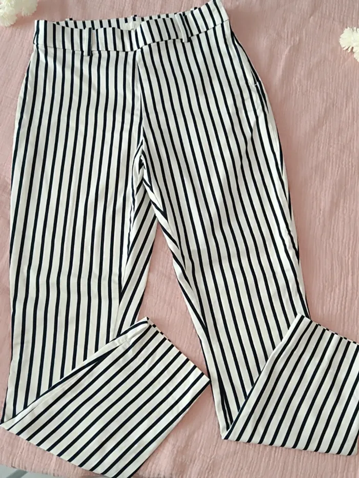 Pantalon 3/4-Rayé noire et blanc-H&M🖤38 Femme