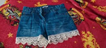 Short en jeans avec dentelle