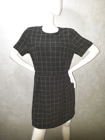 robe noire à carreaux blanc taille 42