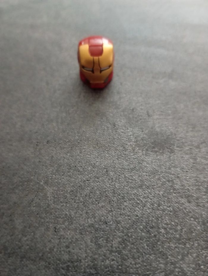 Minifigure,visor top hinge large.