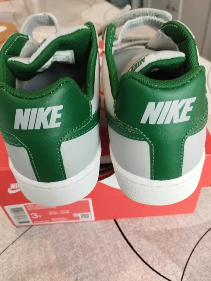 Baskets Nike neuves - photo numéro 8