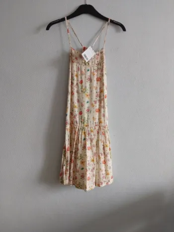 Robe neuve avec étiquette mango taille S